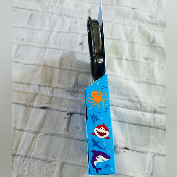 Wonder Treats Mini Baby Shark Skillet And Buttermilk Pancake Mix - Picture 3 of 7